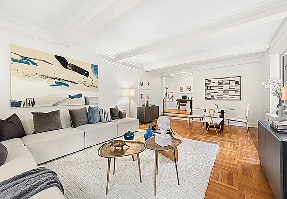 2nd image of 20 E 35th St APT 3G