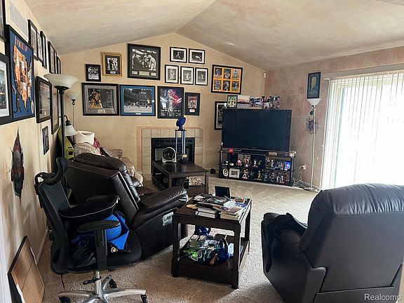 3rd image of 14894 Santa Anita Ave