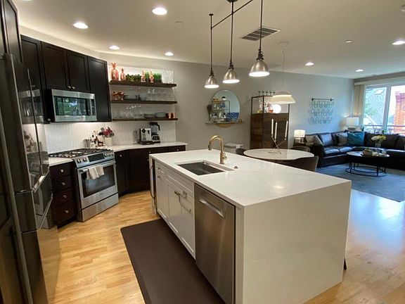 4th image of 600 S 24th St Unit 302
