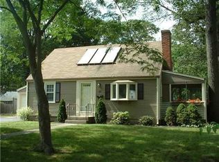 51 Edgehill Rd, Warwick, RI 02889