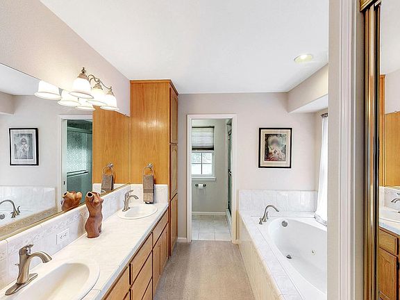 5th image of 2644 N Clydesdale Ave