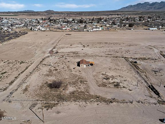 3rd image of 102 Coors Rd