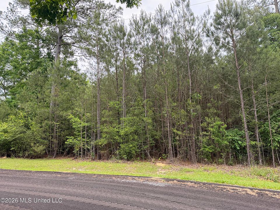 2nd image of Claudette Ln