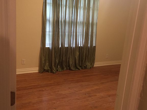 3rd image of 7104 Meadowbrook Dr