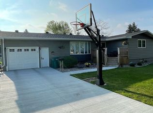 1432 7th St N, Wahpeton, ND 58075