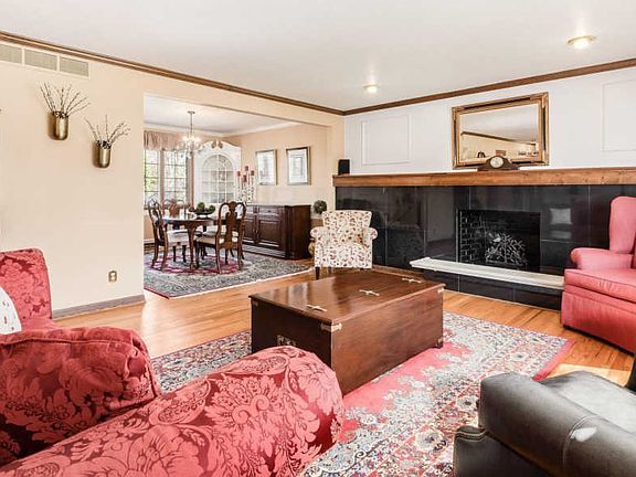 3rd image of 300 Longfellow Ave