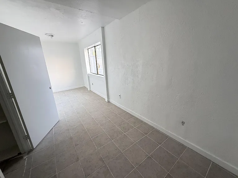 10080 Pyrite Ave — Photo 4