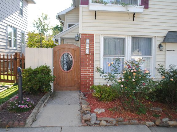 4th image of 412 Percy St S