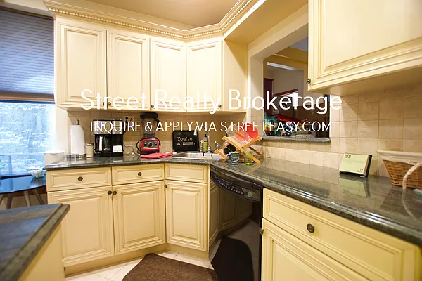 Rented by Street Realty Brokerage LLC | media 2
