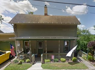 258 S Water St, Uhrichsville, OH 44683