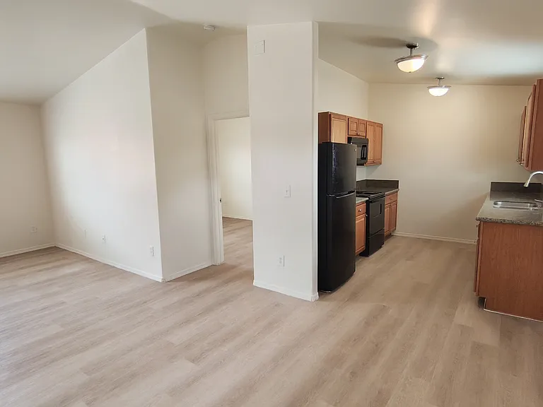 4 E Delta Rd #1 — Photo 5
