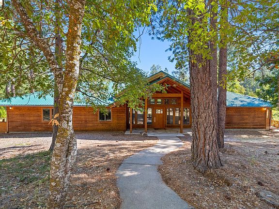 3rd image of 22715 Hells Hollow Rd