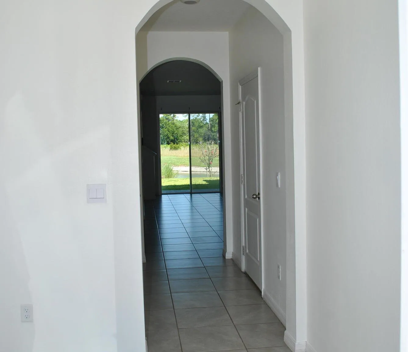 3 bed, 2.5 bath, 1656 sqft, $2,200 — Photo 3