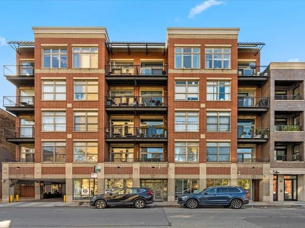 3260 N Clark St APT 501, Chicago, IL 60657