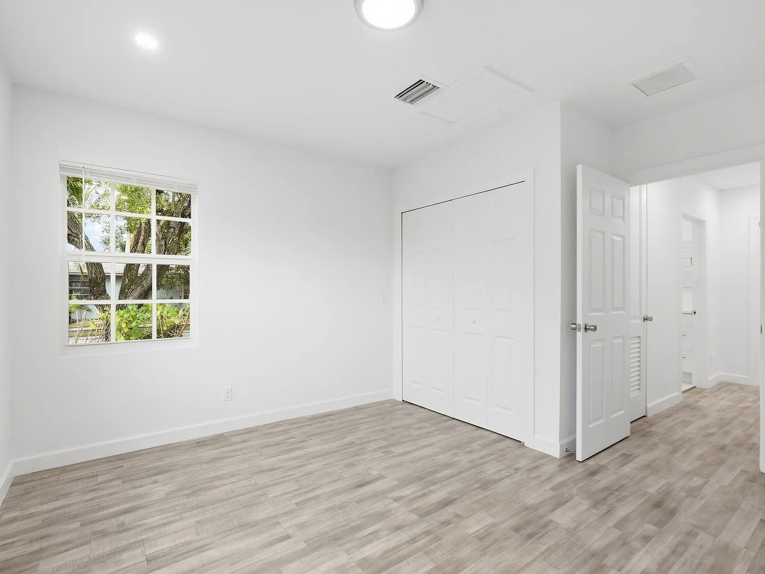 2 bed, 2.0 bath, 1458 sqft, $6,000 — Photo 4