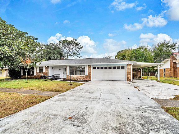2nd image of 331 Dawn Ln