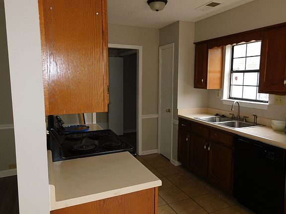 4th image of 10144 Hyman Dr