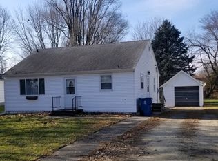 402 Whitver St, Walnut, IL 61376