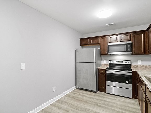 3rd image of 1729 Manning Dr Unit 3