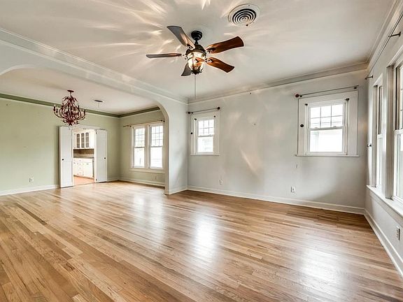 5th image of 4825 Calmont Ave