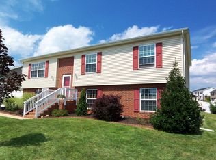 1320 Stonechris Dr, Harrisonburg, VA 22802