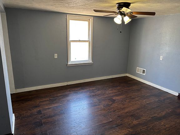 5th image of 116 E Carpenter St