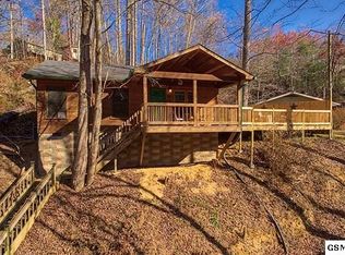 1136 Powdermill Rd, Gatlinburg, TN 37738