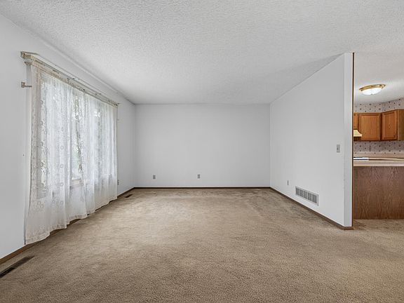 4th image of 212 126th Ave NW
