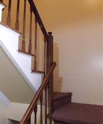 2nd image of 934 E 214th St