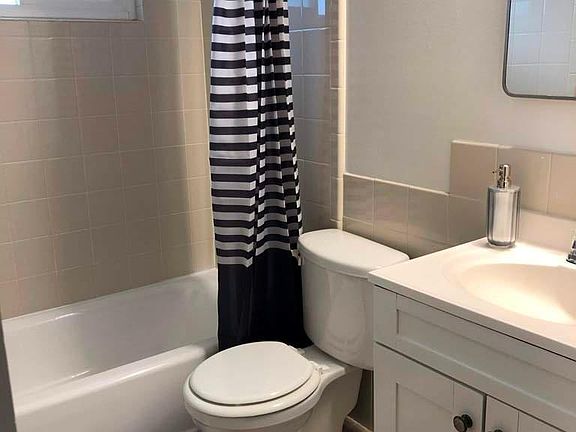 4th image of 2144 Royal Dr APT 14