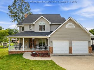 110 Southern Woods Dr, South Charleston, WV 25309