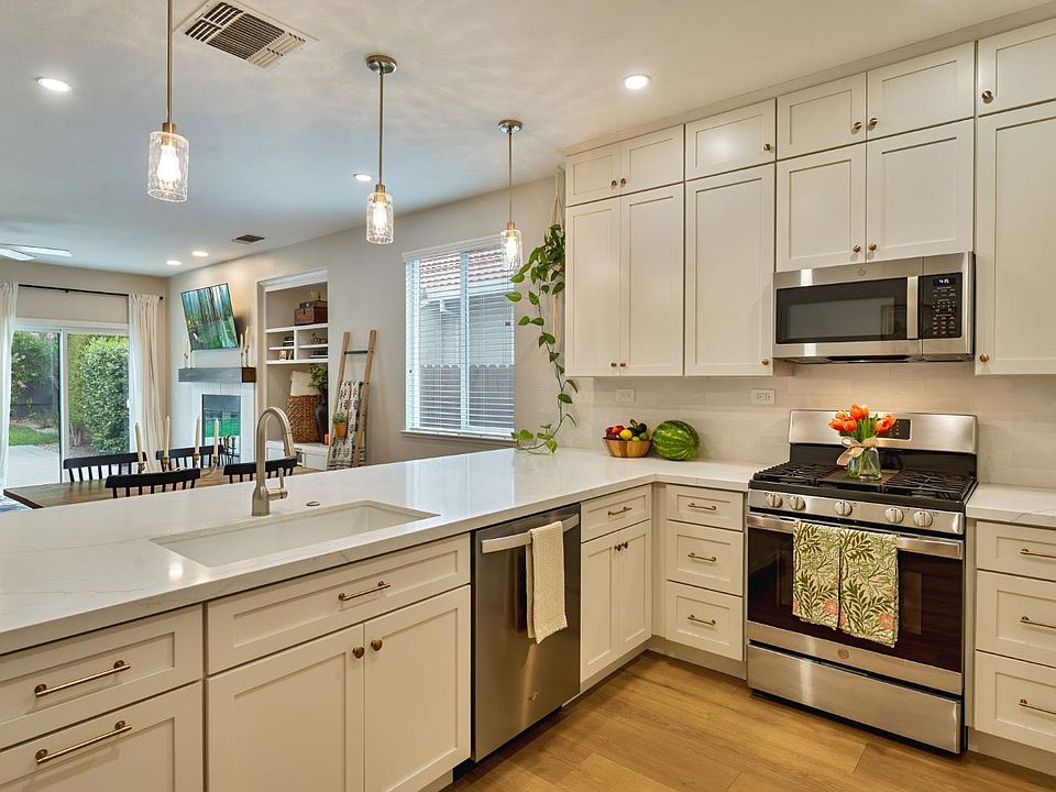 1st image of 11793 Loisdale Way