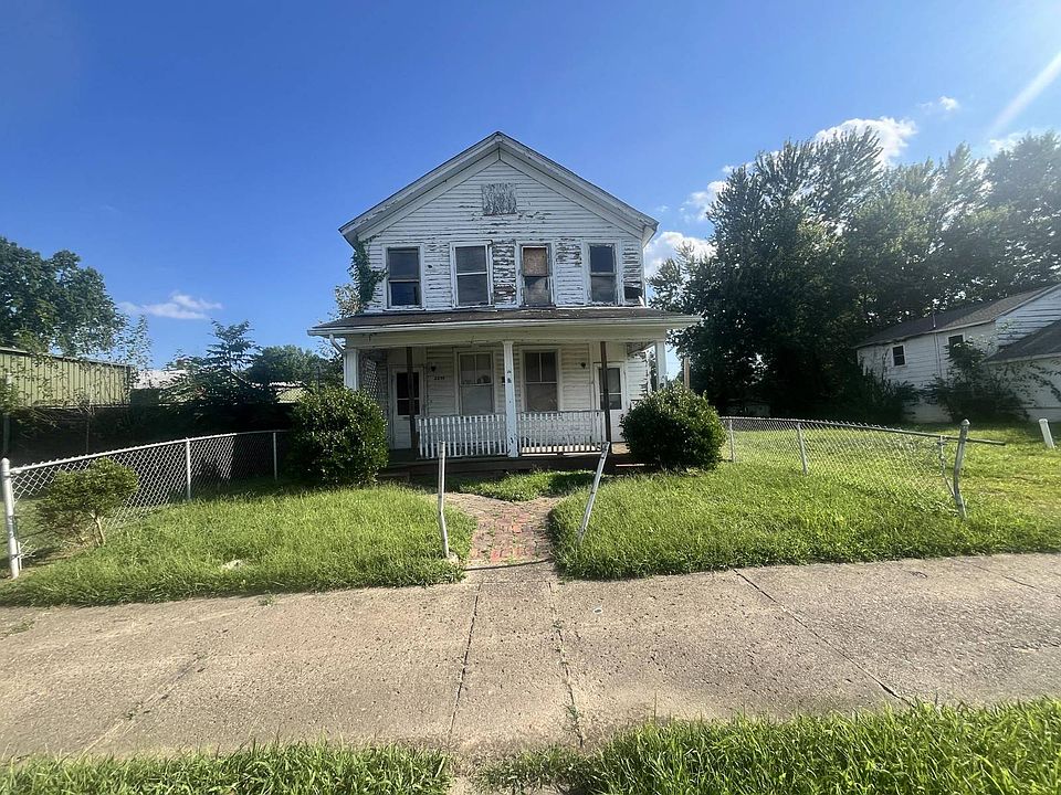 1st image of 2237 8th Ave