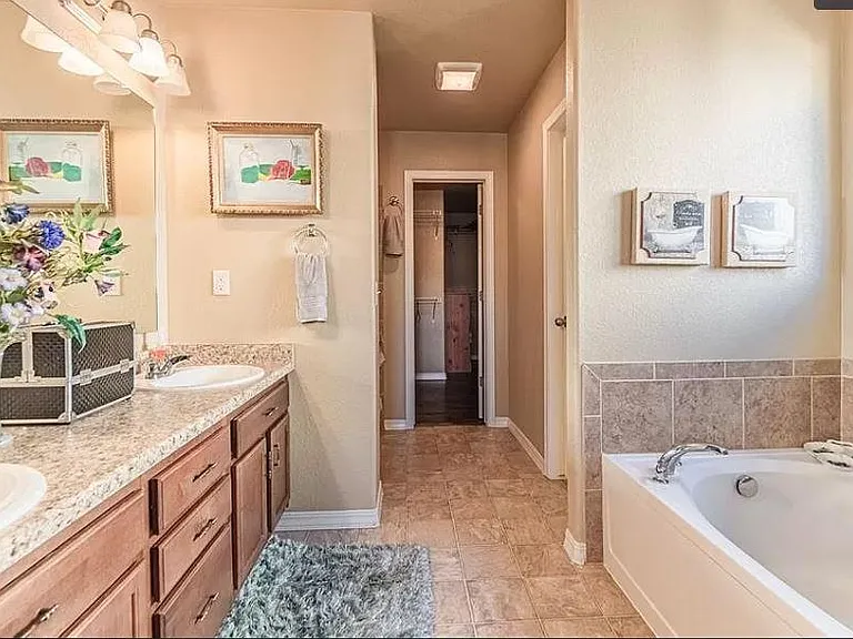 2342 Spring Blossom Dr — Photo 15