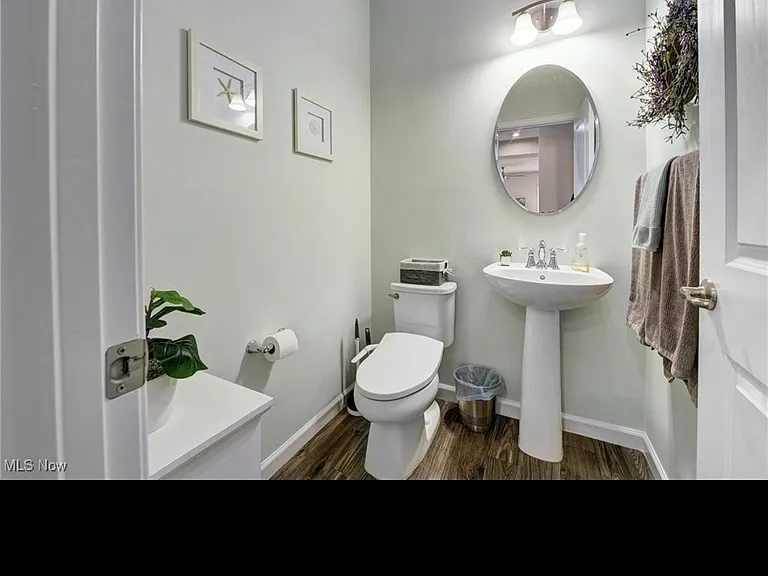 9206 Winfield Ln — Photo 10