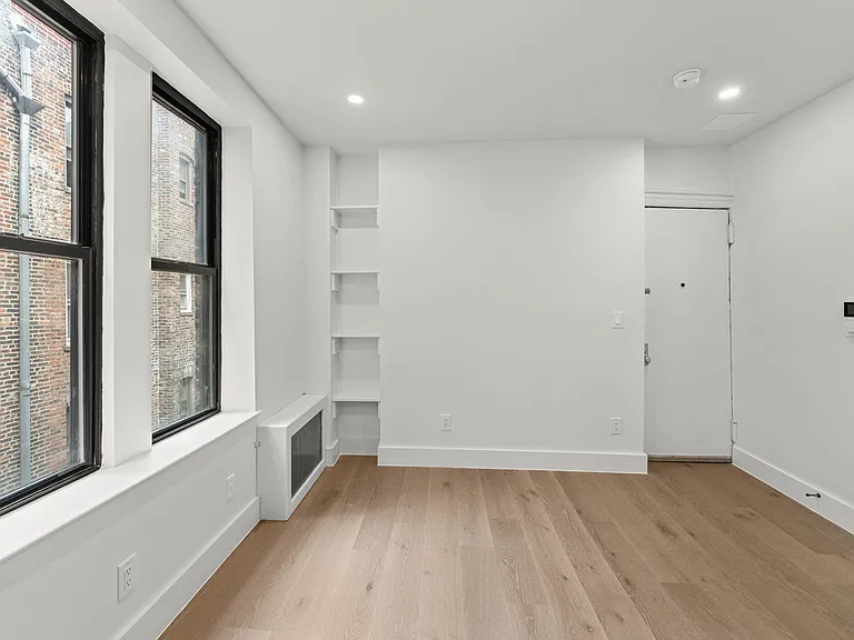 236 W 15th St #56 — Photo 7