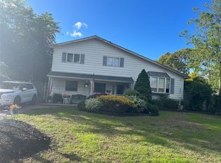 19 Kuebler St, Blue Point, NY 11715
