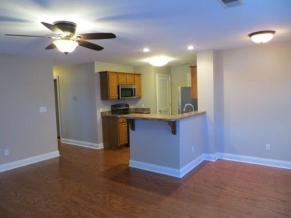 4th image of 112 Leonardwood Dr Unit 201