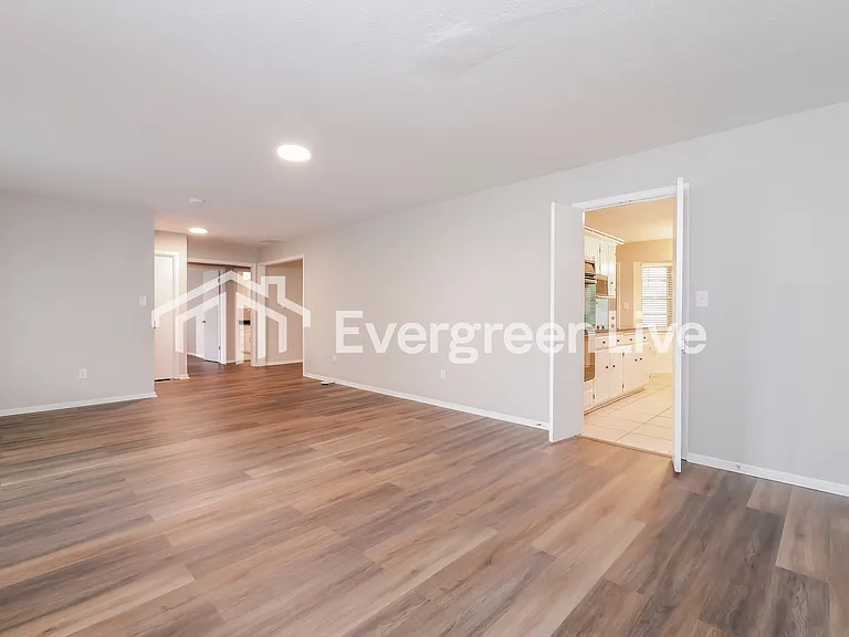 1322 NW 85th St — Photo 5