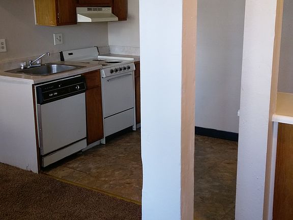 3rd image of 916 Benton Blvd APT 1B