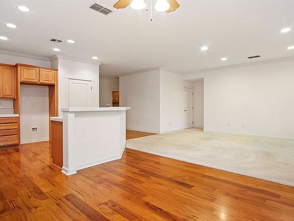4th image of 3029 Black Hawk Ln