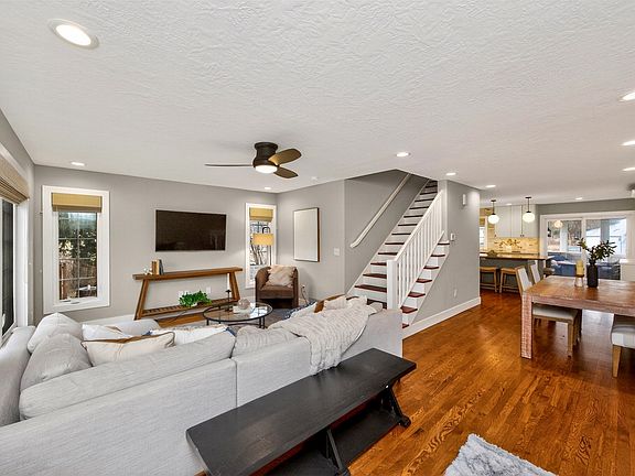 3rd image of 4865 Meredith Dr