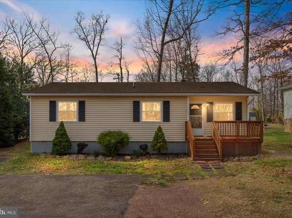 904 Lakeview Pkwy, Locust Grove, VA 22508