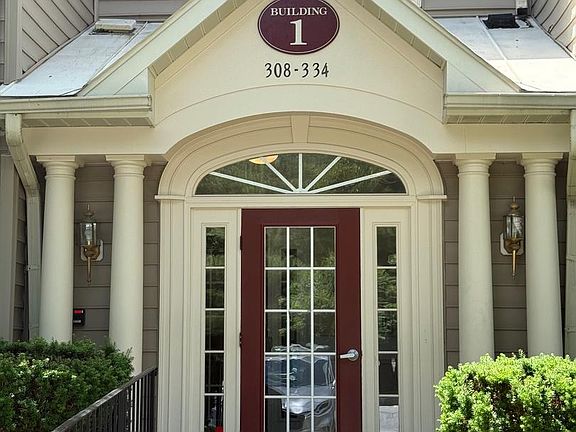 2nd image of 316 Lauren Hill Ct #316