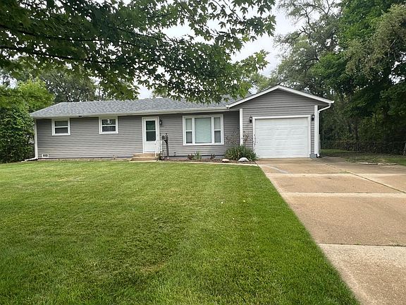 2nd image of 351 Illini Dr