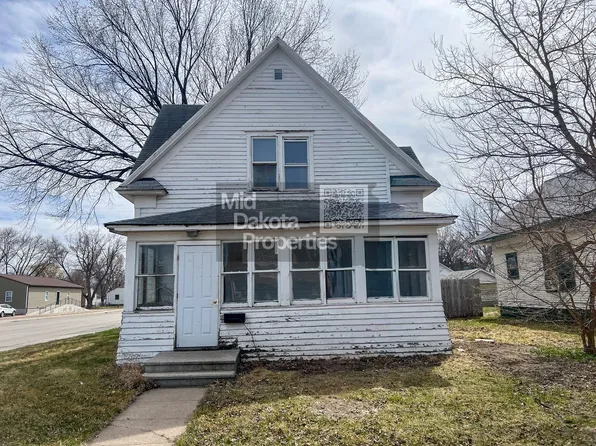 401 W 11th Ave, Mitchell, SD 57301