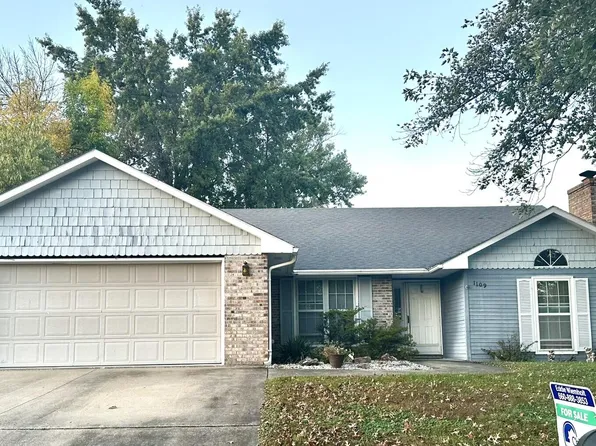 1109 Carla Dr, Boonville, MO 65233