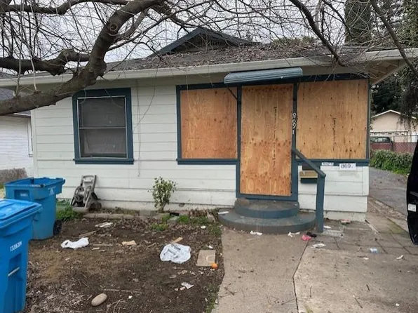 869 Cooper Ave, Yuba City, CA 95991