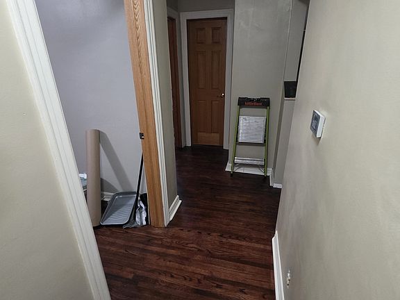 5th image of 410 S Highland Ave