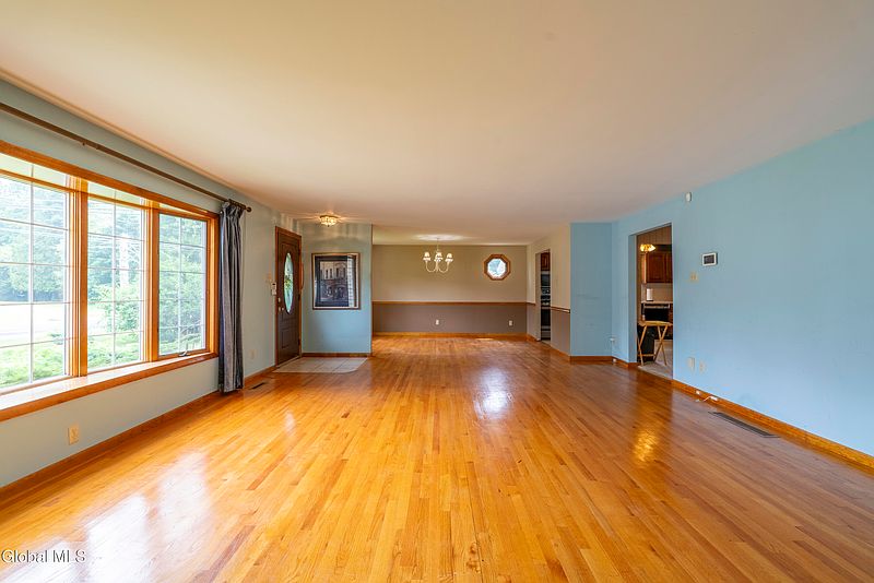 4th image of 72 Pashley Road